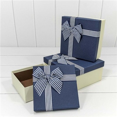 Набор подарочных коробок 3 в 1 квадрат 19.5*19.5*9.5 см С полосатым бантиком синий 442034с