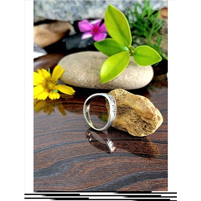 Серебряное кольцо с Дизайном ручной работы, 2.69 г, размер - 19; Silver ring with Handmade Design, 2.69 g, Size - 9