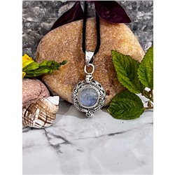 Серебряный кулон с кавачей из Лунного Камня, 7.01 г; Silver pendant with Moonstone kavach, 7.01 g