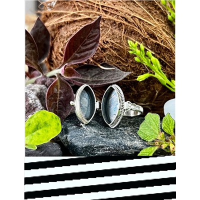 Серебряное кольцо с открывающейся кавачей, 7.40 г, размер - 18; Silver ring with folding kavacha, 7.40 g, Size - 8