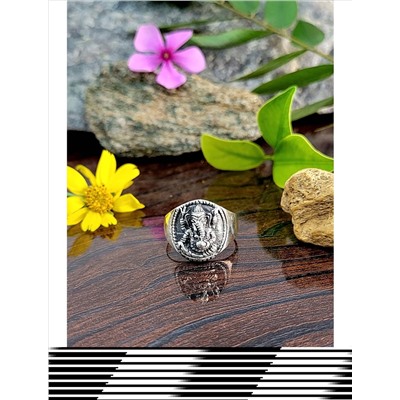 Серебряное кольцо с дизайном в виде Ганеши, 8.43 г, размер - 19; Silver ring with Ganesh Design, 8.43 g, Size - 9