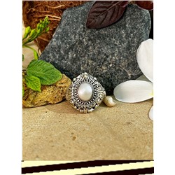 Серебряное кольцо с кавачей из Жемчуга, 10.67 г, размер - 19; Silver ring with Pearl kavacha, 10.67 g, Size - 9