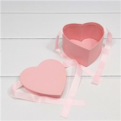 Подарочная коробка сердце 11.4*11.4*6 см С лентами розовый 443291