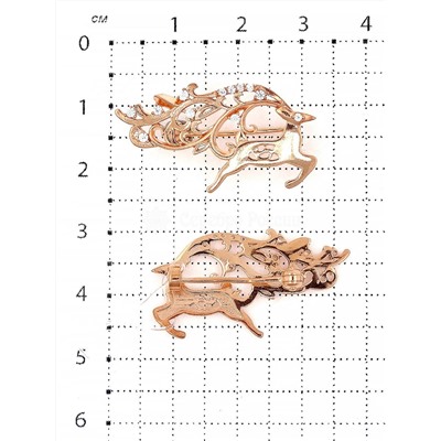 Брошь олень из золочёного серебра с фианитами на новый год зимняя 406G012-575