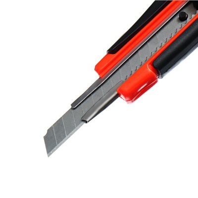 Нож канцелярский, лезвие 9 мм, корпус пластик, с резиновым держателем, с металл., направляющей, фиксатор