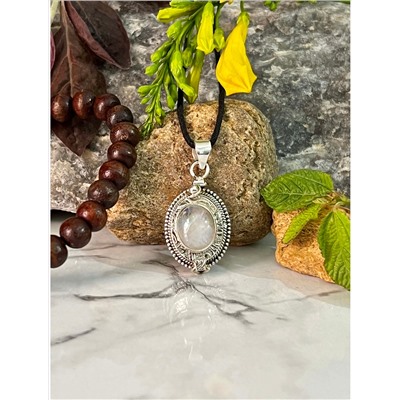 Серебряный кулон с кавачей из Лунного Камня, 7.84 г; Silver pendant with Moonstone kavach, 7.84 g