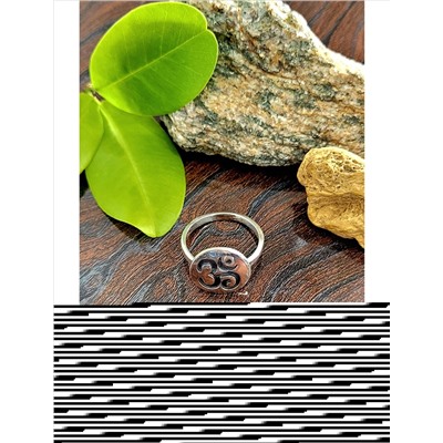 Серебряное кольцо с дизайном Ом, 3.35 г, размер - 19; Silver ring with Om Design, 3.35 g, Size - 9